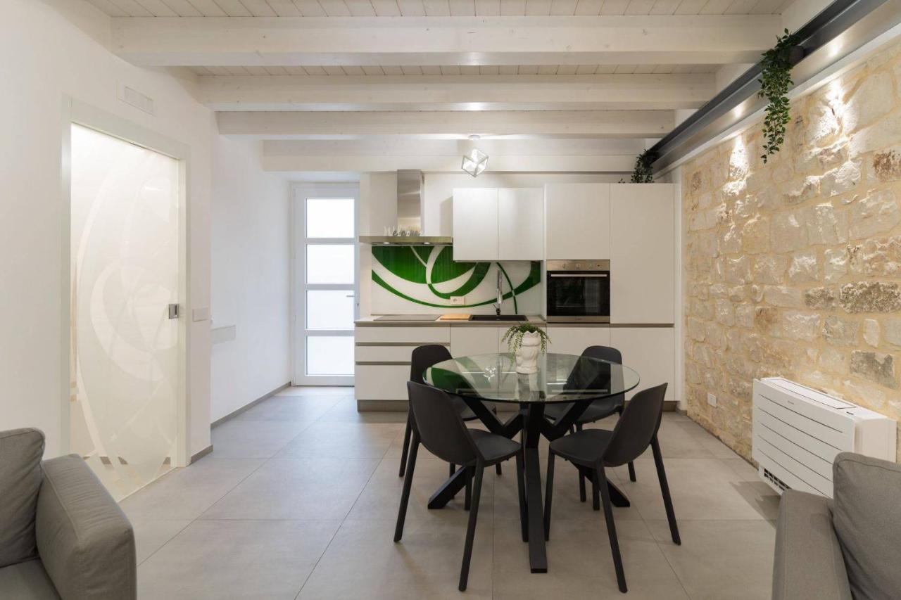 Lovely Modern Apartment モーディカ エクステリア 写真