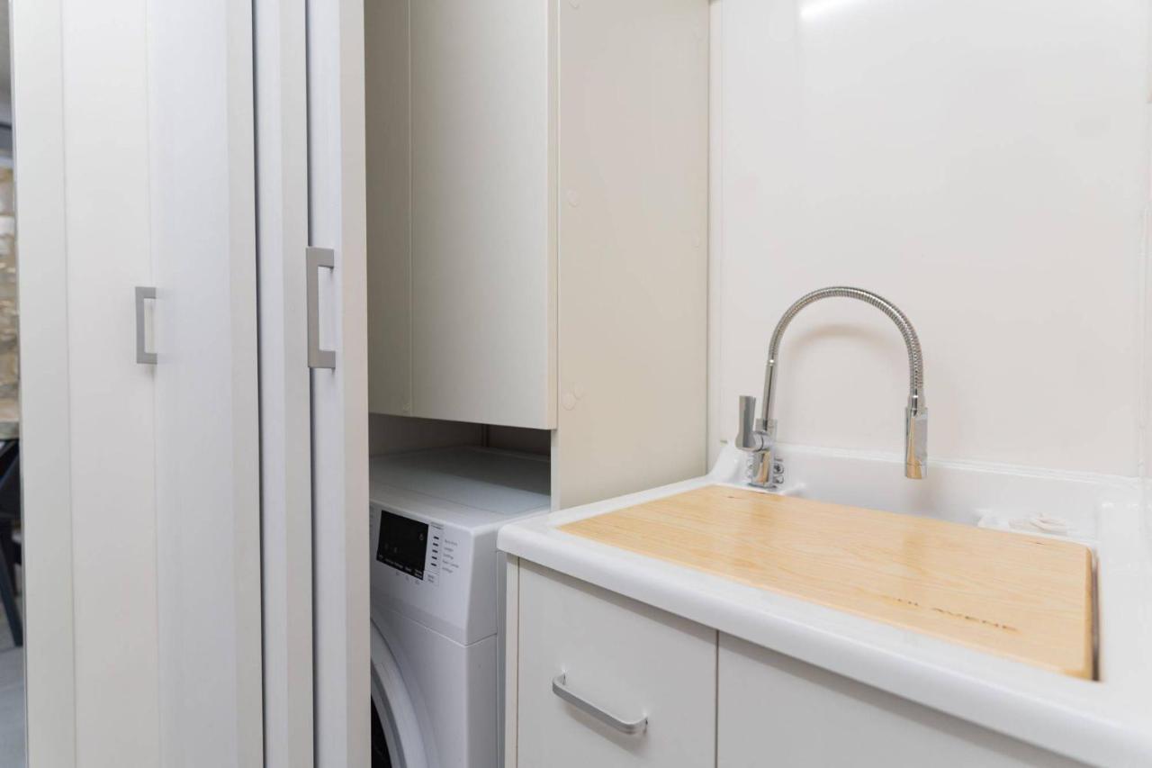 Lovely Modern Apartment モーディカ エクステリア 写真